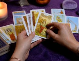 Carte divinatoire gratuite : guide complet pour interpréter vos signes