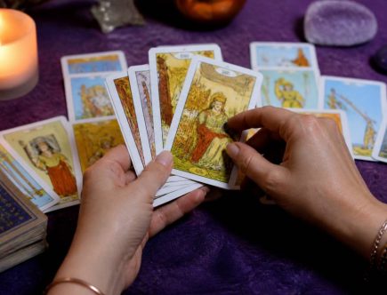 Carte divinatoire gratuite : guide complet pour interpréter vos signes