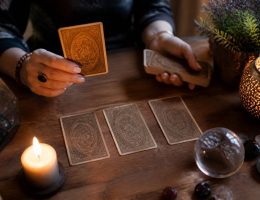 Cartomancie gratuite oui non : comment interpréter une réponse fiable en voyance