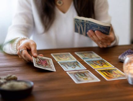 Cartes tarots gratuit : guide complet pour un tirage fiable en ligne
