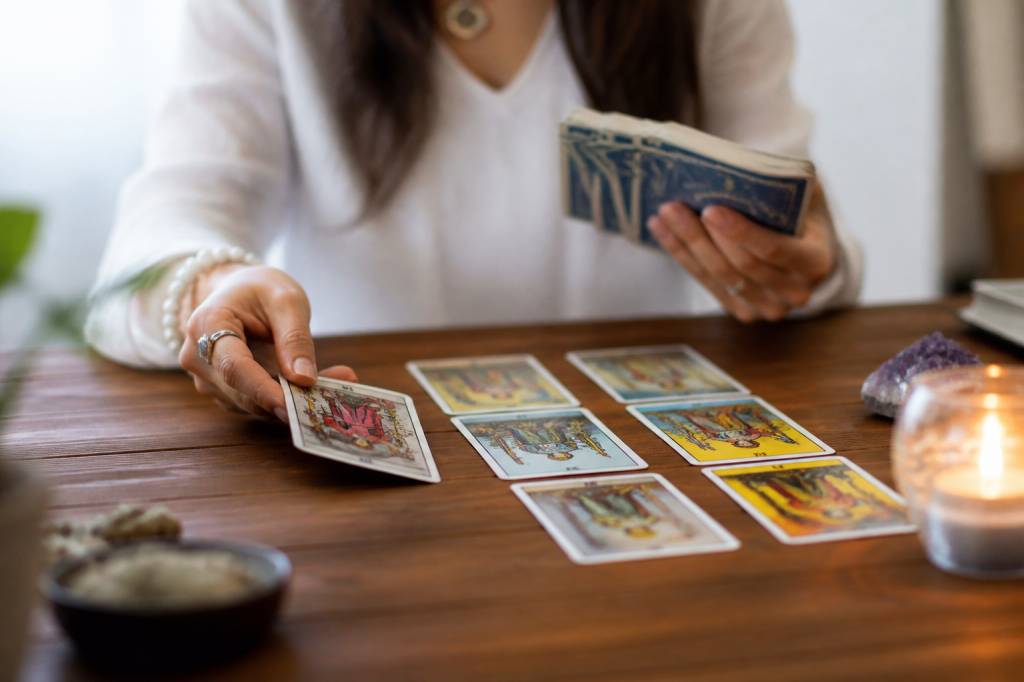 Cartes tarots gratuit : guide complet pour un tirage fiable en ligne