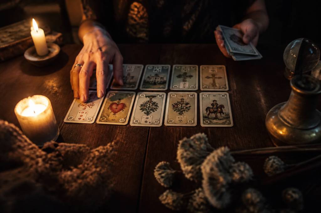 Mlle Lenormand : tirage gratuit et interprétation des cartes
