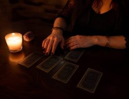 Cartomancie oui non : comment obtenir une réponse claire et fiable