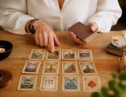 Cartes lenormand tirage : comment interpréter un tirage pas à pas