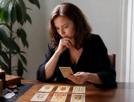 Tarots travail : comment interpréter les cartes pour votre avenir professionnel