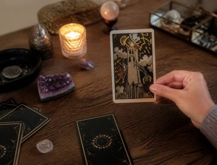 La maison de dieu en tarot : signification, interprétation et messages à connaître