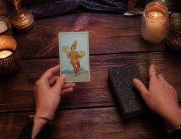 2 de deniers : signification et interprétation du tirage de tarot