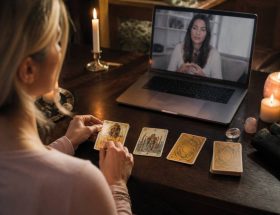 Voyance en direct gratuite : comment obtenir des réponses immédiates et fiables