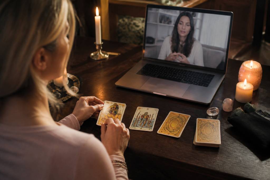 Voyance en direct gratuite : comment obtenir des réponses immédiates et fiables